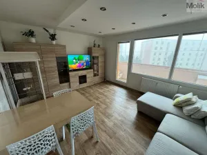 Prodej bytu 3+1, Chlumec, Zalužanská, 67 m2