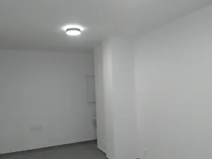 Pronájem obchodního prostoru, Praha - Holešovice, Františka Křížka, 90 m2