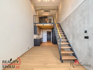 Pronájem bytu 2+kk, Praha - Vysočany, Kolbenova, 54 m2