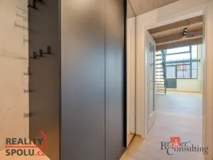 Pronájem bytu 2+kk, Praha - Vysočany, Kolbenova, 54 m2