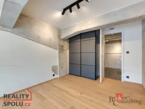 Pronájem bytu 2+kk, Praha - Vysočany, Kolbenova, 54 m2