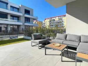 Pronájem bytu 2+kk, Praha, Armády, 53 m2