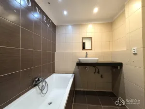 Pronájem bytu 2+1, Sokolov, Heyrovského, 50 m2