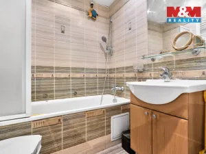 Prodej bytu 3+1, Ostrov, Vančurova, 68 m2