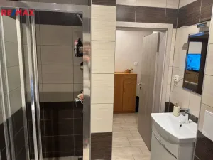 Pronájem bytu 3+kk, Karlovy Vary - Dvory, Chebská, 60 m2