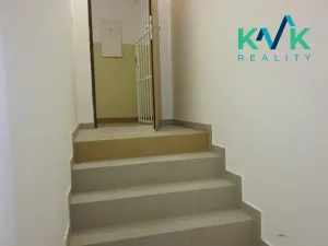 Pronájem obchodního prostoru, Karlovy Vary, Krále Jiřího, 19 m2