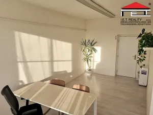 Pronájem kanceláře, Brno, Husova, 69 m2