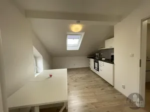 Pronájem bytu 2+kk, Praha - Krč, Budějovická, 34 m2