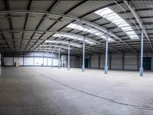 Pronájem skladu, Volduchy, 1000 m2