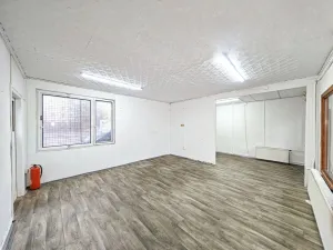 Pronájem obchodního prostoru, Pardubice - Zelené Předměstí, Jana Palacha, 31 m2