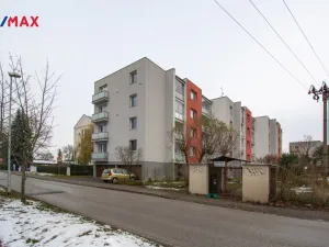 Prodej bytu 3+1, Pardubice - Ohrazenice, Marie Majerové, 74 m2