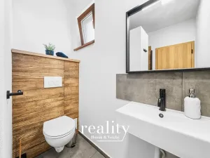 Prodej apartmánu, Perná, 205 m2