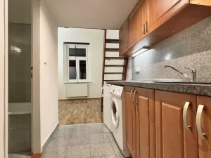 Pronájem bytu 1+kk, Praha - Vysočany, Freyova, 17 m2