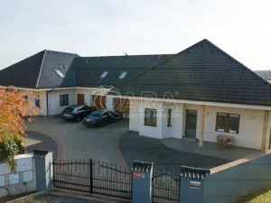 Prodej rodinného domu, Jesenice, Papoušková, 695 m2