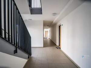 Prodej bytu 2+kk, Unhošť, U Parketárny, 60 m2