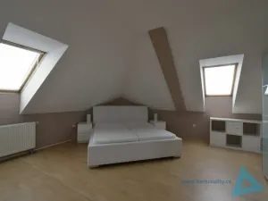 Pronájem bytu 4+kk, Nová Paka, P. Bezruče, 87 m2