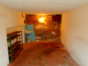 Pronájem garáže, Znojmo, Palliardiho, 18 m2