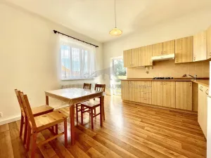 Pronájem atypického bytu, Praha - Strašnice, Pod strání, 9 m2