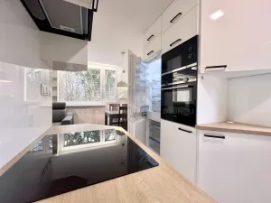 Pronájem bytu 2+kk, Praha - Kobylisy, Jelínkova, 50 m2