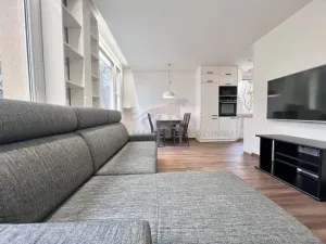 Pronájem bytu 2+kk, Praha - Kobylisy, Jelínkova, 50 m2