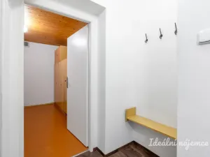 Pronájem bytu 2+kk, Praha - Kunratice, Za bažantnicí, 45 m2