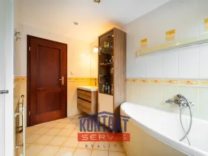 Pronájem rodinného domu, Dubné, 261 m2