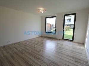 Pronájem bytu 2+kk, Praha - Vysočany, Sousedíkova, 60 m2