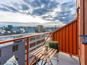 Pronájem bytu 1+kk, Praha, Kolbenova, 40 m2