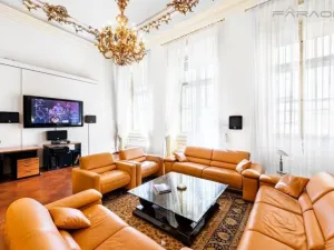 Prodej atypického bytu, Praha - Staré Město, Smetanovo nábřeží, 142 m2