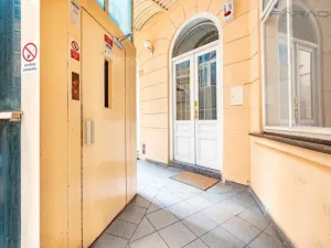 Prodej atypického bytu, Praha - Staré Město, Smetanovo nábřeží, 142 m2