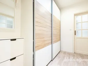 Pronájem bytu 2+kk, Praha - Holešovice, Osadní, 46 m2