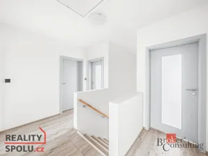 Prodej rodinného domu, Pečky - Velké Chvalovice, Za Statkem, 166 m2