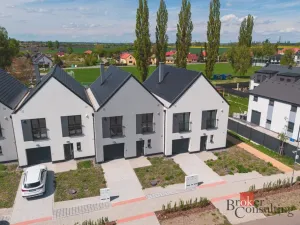 Prodej rodinného domu, Pečky - Velké Chvalovice, Za Statkem, 166 m2