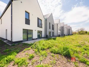 Prodej rodinného domu, Pečky - Velké Chvalovice, Za Statkem, 166 m2