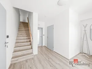 Prodej rodinného domu, Pečky - Velké Chvalovice, Za Statkem, 166 m2