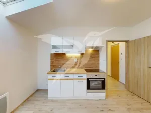 Pronájem bytu 2+kk, Starý Plzenec, Masarykovo náměstí, 32 m2