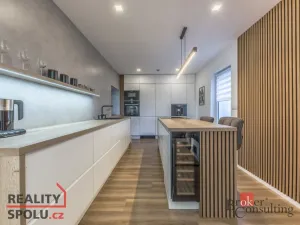 Prodej rodinného domu, Zlonín, U Rybníka, 291 m2