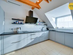 Prodej komerční nemovitosti, Zlín, Kvítková, 609 m2