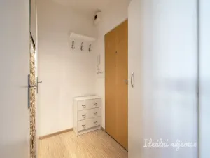 Pronájem bytu 1+1, Praha - Záběhlice, Bramboříková, 32 m2