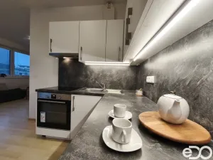 Pronájem bytu 2+kk, Hradec Králové, Antonína Petrofa, 3300 m2