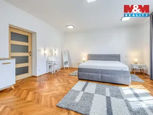 Pronájem bytu 3+1, Plzeň - Jižní Předměstí, Erbenova, 140 m2