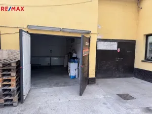 Prodej kanceláře, Zlín - Louky, Chlumská, 600 m2