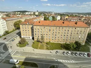 Pronájem kanceláře, Brno, Šumavská, 490 m2