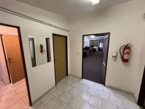 Pronájem obchodního prostoru, Pardubice, Bělobranské náměstí, 191 m2