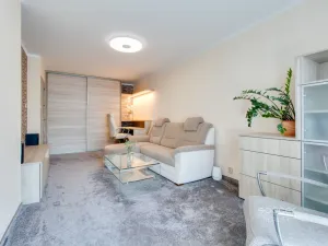 Pronájem bytu 2+1, Praha - Černý Most, Cíglerova, 60 m2