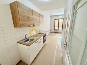 Pronájem bytu 1+kk, Strakonice - Strakonice I, Velké náměstí, 21 m2