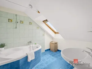 Prodej bytu 3+1, Dvůr Králové nad Labem, Klazarova, 100 m2