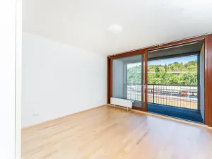 Pronájem bytu 3+kk, Praha - Vysočany, Podnádražní, 100 m2