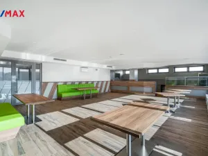 Prodej komerční nemovitosti, Karlovy Vary, 1967 m2