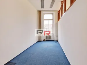 Pronájem kanceláře, Olomouc, Dolní náměstí, 67 m2